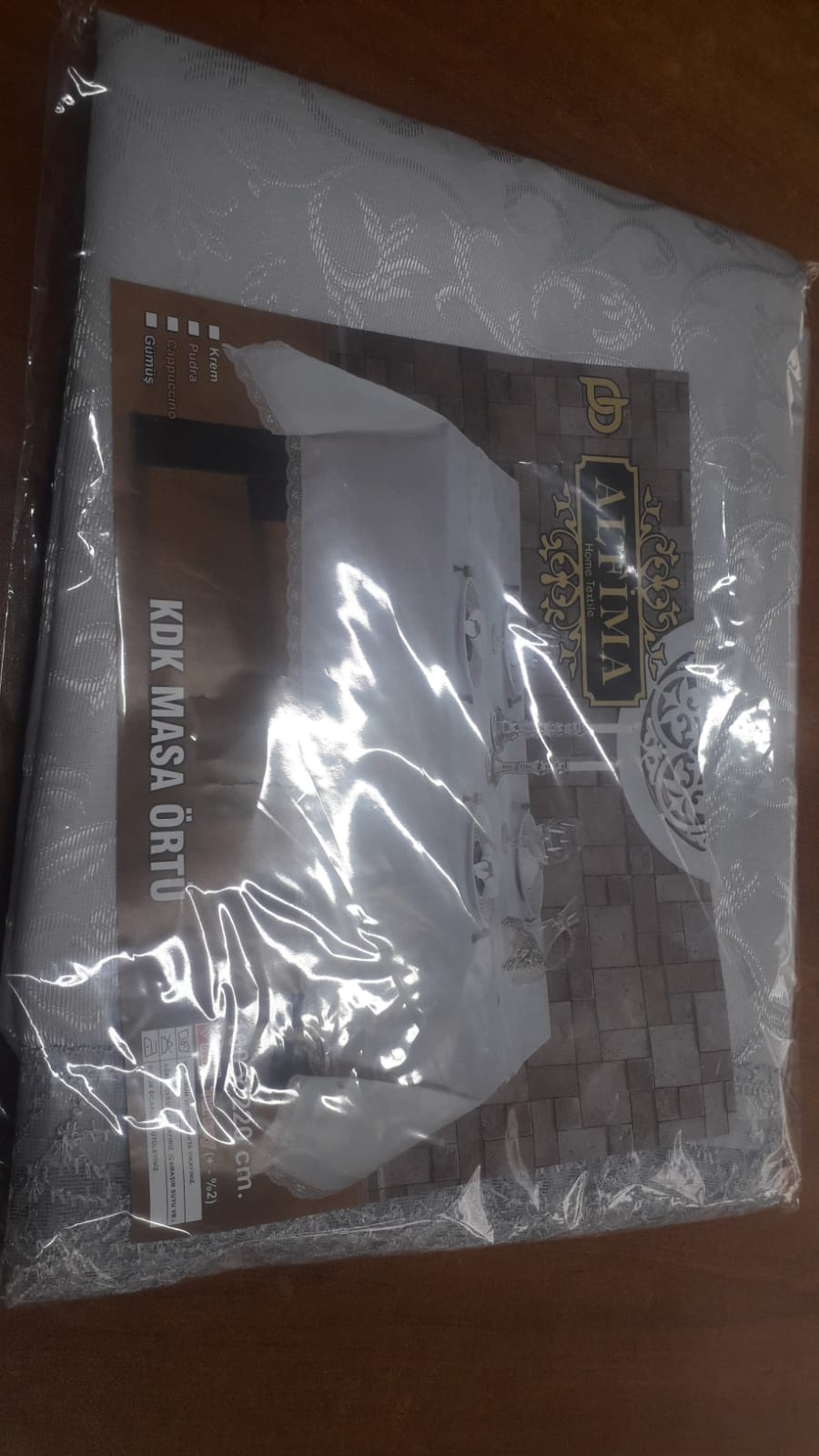 Güpürlü Masa Örtüsü